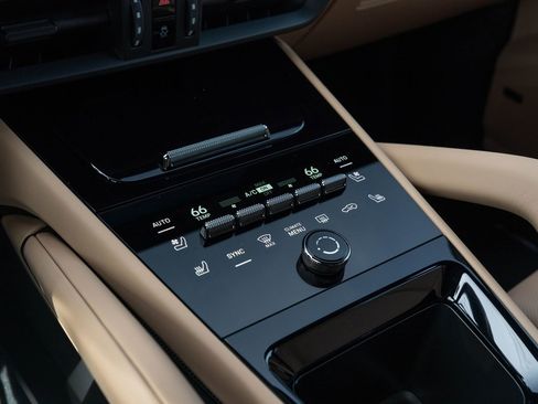 New 2026 Porsche Cayenne image 30