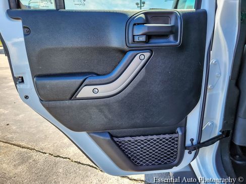 Used 2018 Jeep Wrangler Unlimited Sport S AWD/4WD image 15