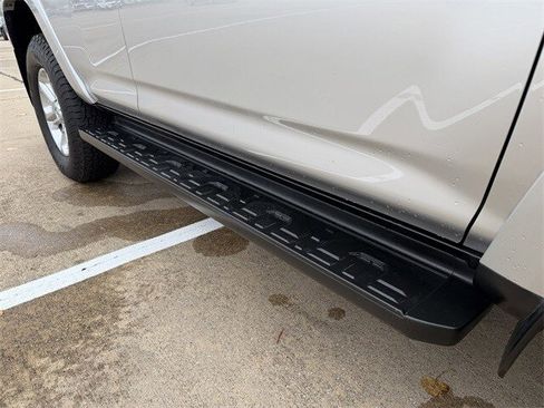 Used 2022 Toyota 4Runner SR5 image 10