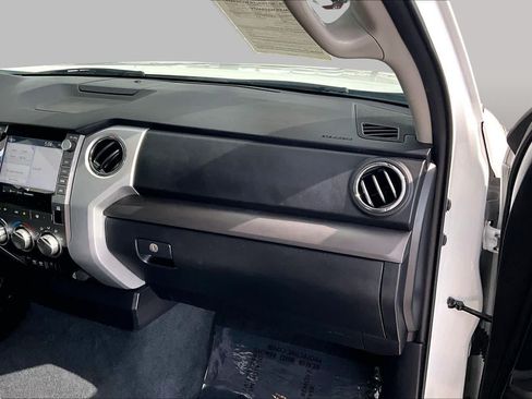Used 2021 Toyota Tundra SR5 AWD/4WD image 18