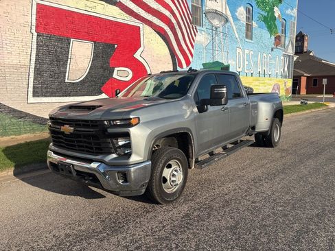 Used 2024 Chevrolet Silverado 3500 W/T AWD/4WD image 51