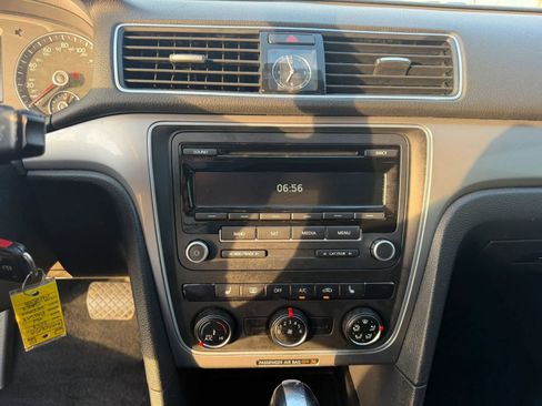 Used 2013 Volkswagen Passat 2.5 S image 24