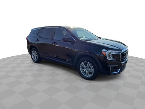 Certified 2022 GMC Terrain SLE image 2