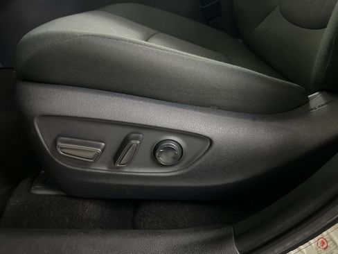 Used 2025 Toyota RAV4 XLE image 54