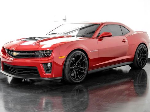 Used 2014 Chevrolet Camaro ZL1 RWD image 6