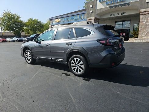 Used 2025 Subaru Outback Premium image 49