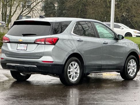 Used 2024 Chevrolet Equinox LT image 2