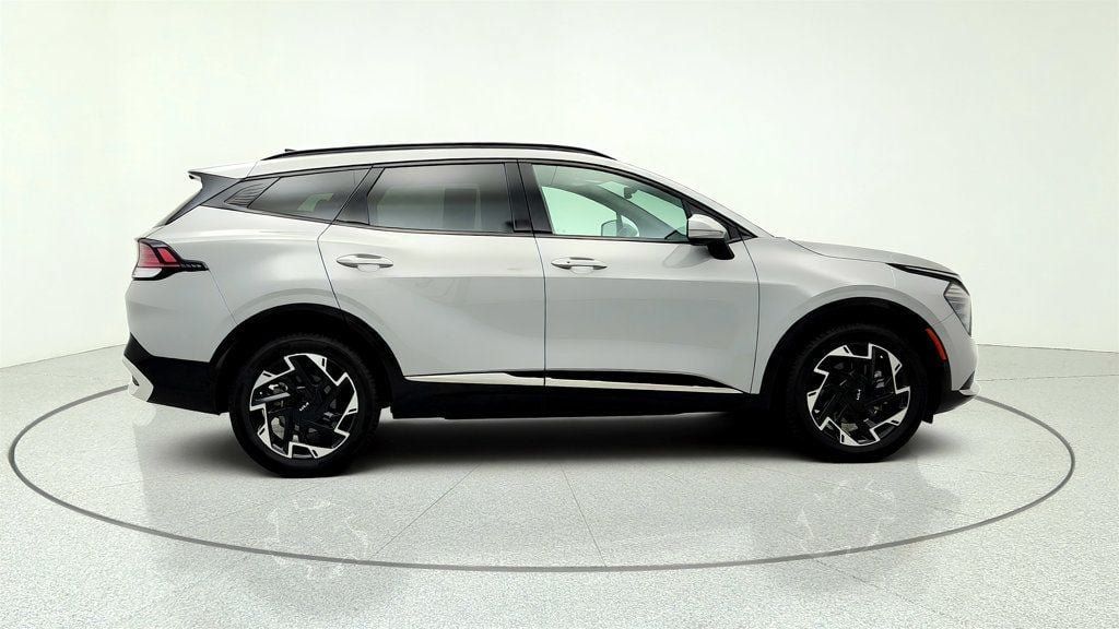 Used 2025 Kia Sportage SX FWD image 4