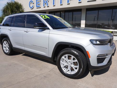 Used 2024 Jeep Grand Cherokee Limited RWD image 20