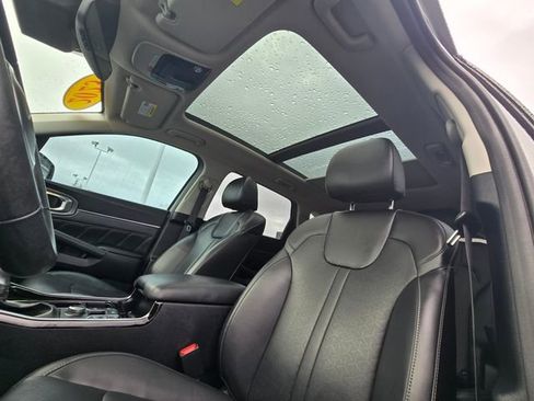 Certified 2023 Kia Sorento SX image 26