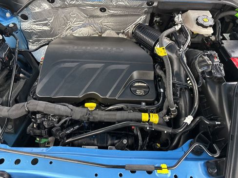 Used 2025 Chevrolet Trax LS image 29