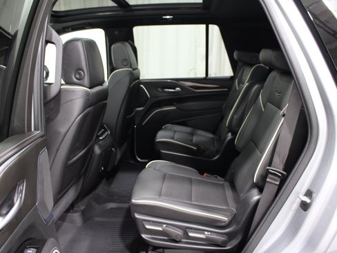 Certified 2024 Cadillac Escalade Premium Luxury w/ Performance Package AWD/4WD image 22