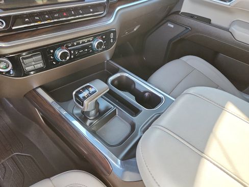 Used 2024 GMC Sierra 1500 SLT image 19