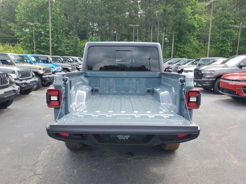 New 2025 Jeep Gladiator Sport image 8