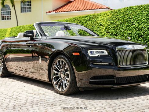 Used 2019 Rolls-Royce Dawn RWD image 10
