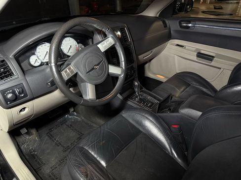 Used 2006 Chrysler 300 SRT8 w/ SRT Option Group II RWD image 10