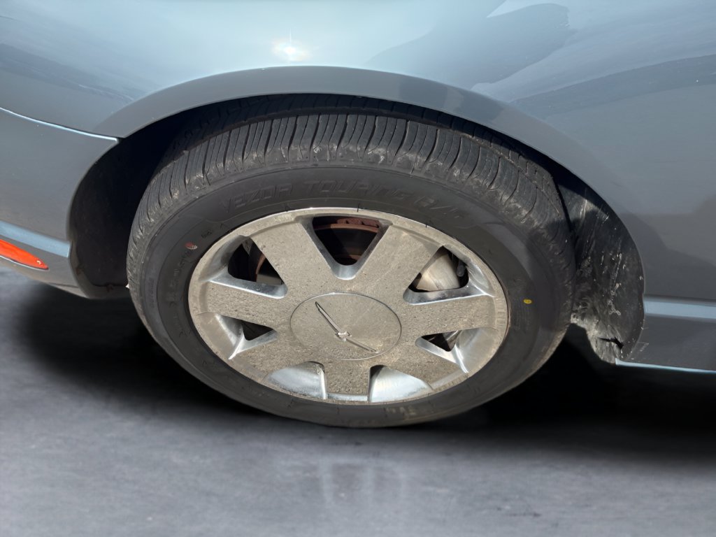 Used 2005 Ford Thunderbird RWD image 18