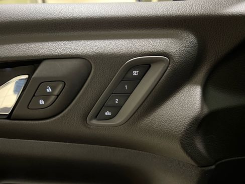 Used 2019 GMC Acadia Denali w/ Technology Package image 18