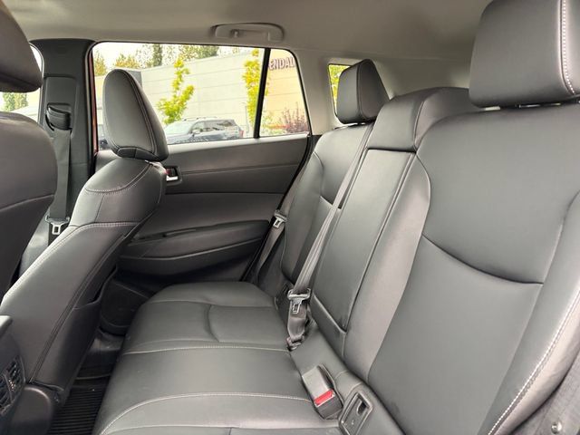 Used 2024 Toyota Corolla Cross XLE w/ Convenience Package AWD/4WD image 22