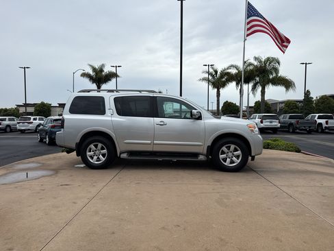 Used 2011 Nissan Armada SV RWD image 4