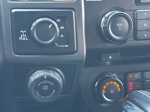 Used 2018 Ford F150 XLT w/ Equipment Group 302A Luxury AWD/4WD image 19