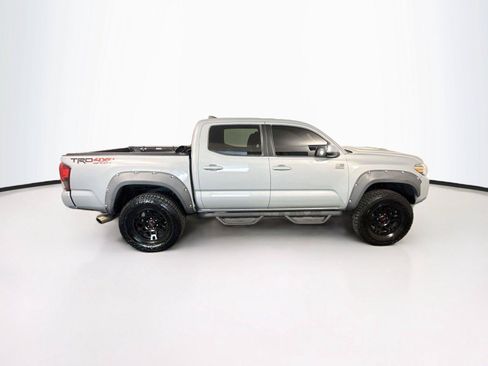 Used 2019 Toyota Tacoma TRD Sport AWD/4WD image 6