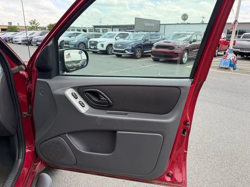 Used 2007 Ford Escape XLT FWD image 30