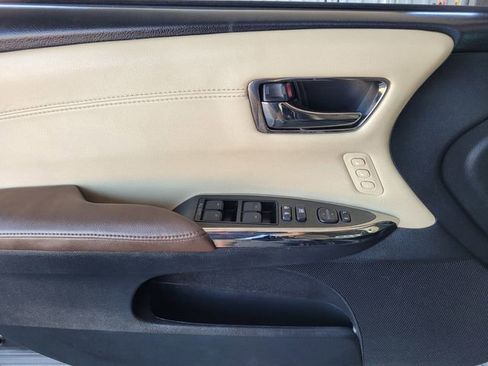 Used 2013 Toyota Avalon XLE Touring FWD image 18