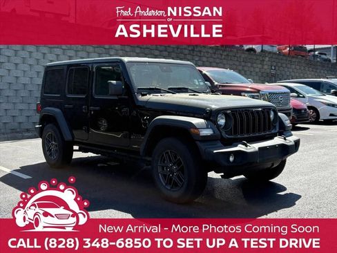 Used 2024 Jeep Wrangler Sport S image 1