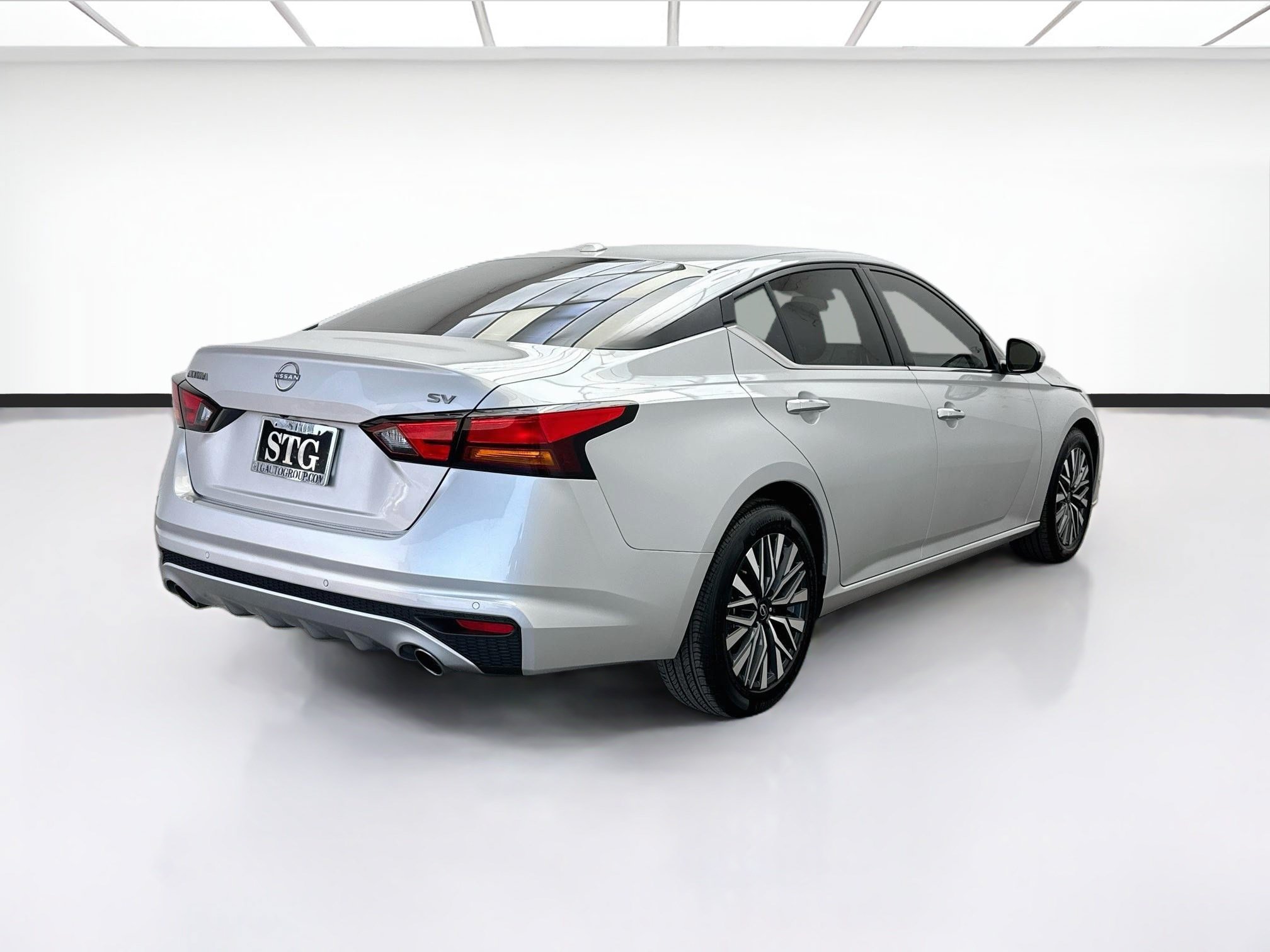 Used 2023 Nissan Altima 2.5 SV w/ SV Premium Package FWD image 4