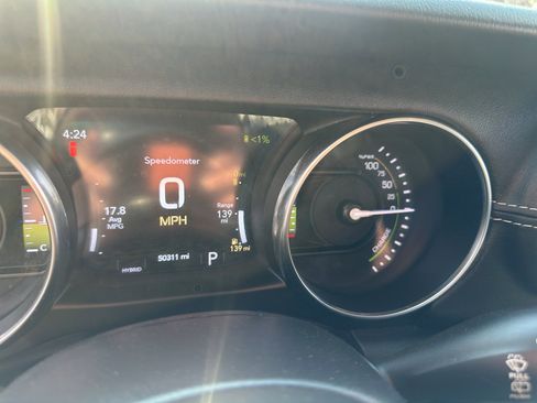 Used 2022 Jeep Wrangler Unlimited Sahara w/ Cold Weather Group AWD/4WD image 19