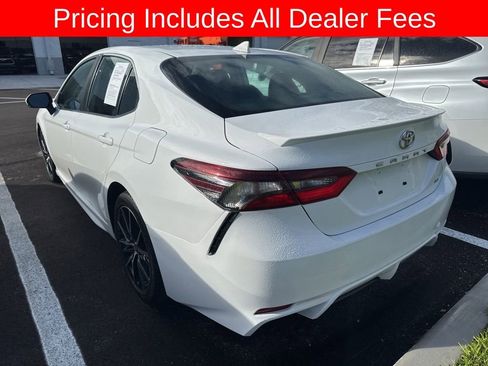 Used 2024 Toyota Camry SE w/ Convenience Package FWD image 4