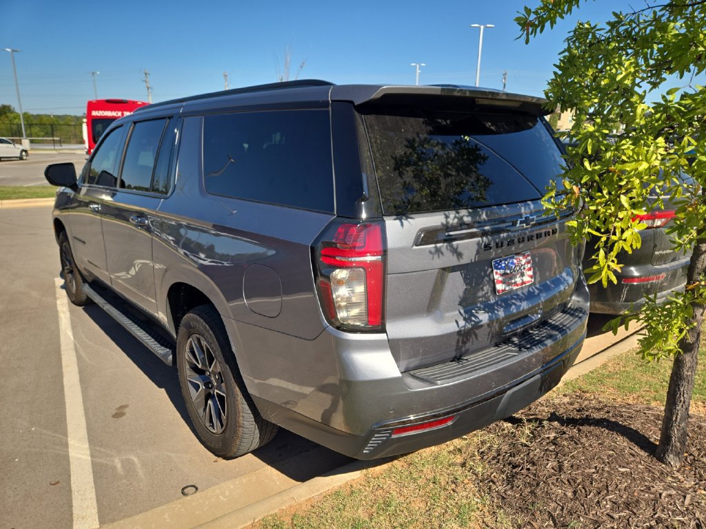 Used 2021 Chevrolet Suburban Z71 w/ Rear Media and Nav Package AWD/4WD image 2