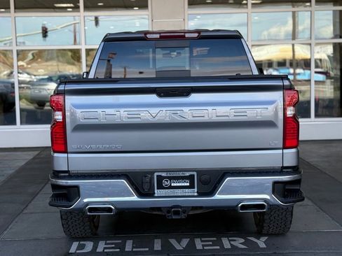 Used 2022 Chevrolet Silverado 1500 LT image 11