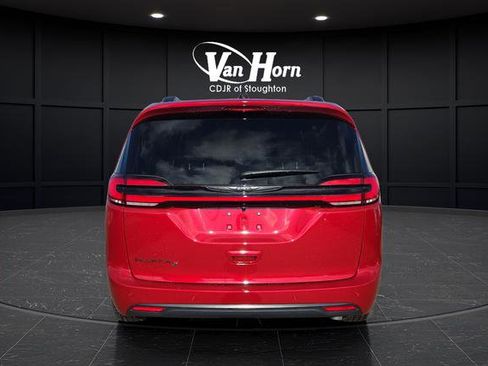 New 2026 Chrysler Pacifica Select w/ S Appearance Package image 12