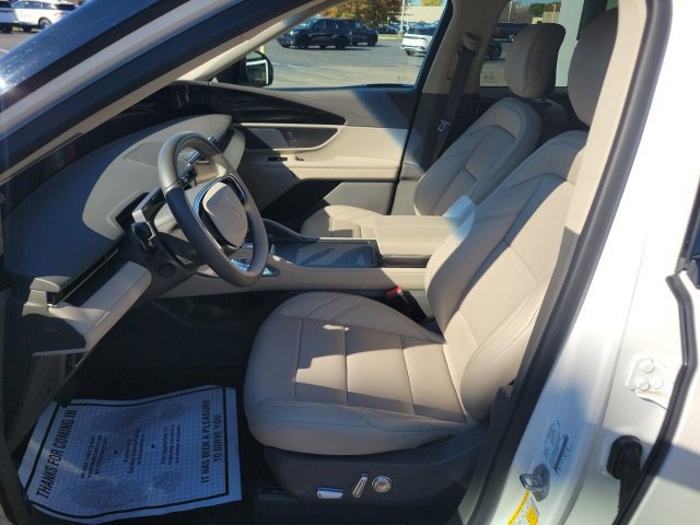 Certified 2024 Lincoln Nautilus Premier AWD/4WD image 6