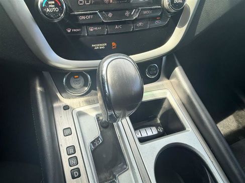 Used 2018 Nissan Murano SV image 32