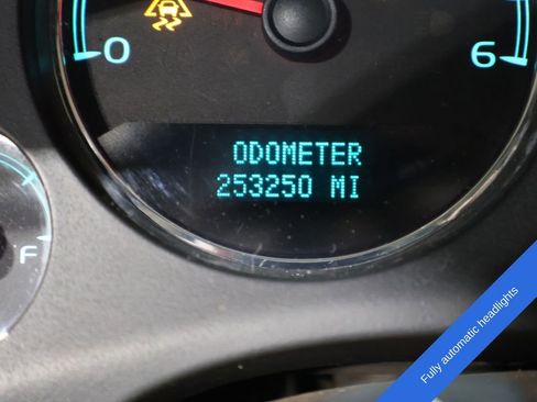 Used 2007 GMC Yukon SLT w/ SLT Preferred Equipment Group AWD/4WD image 4