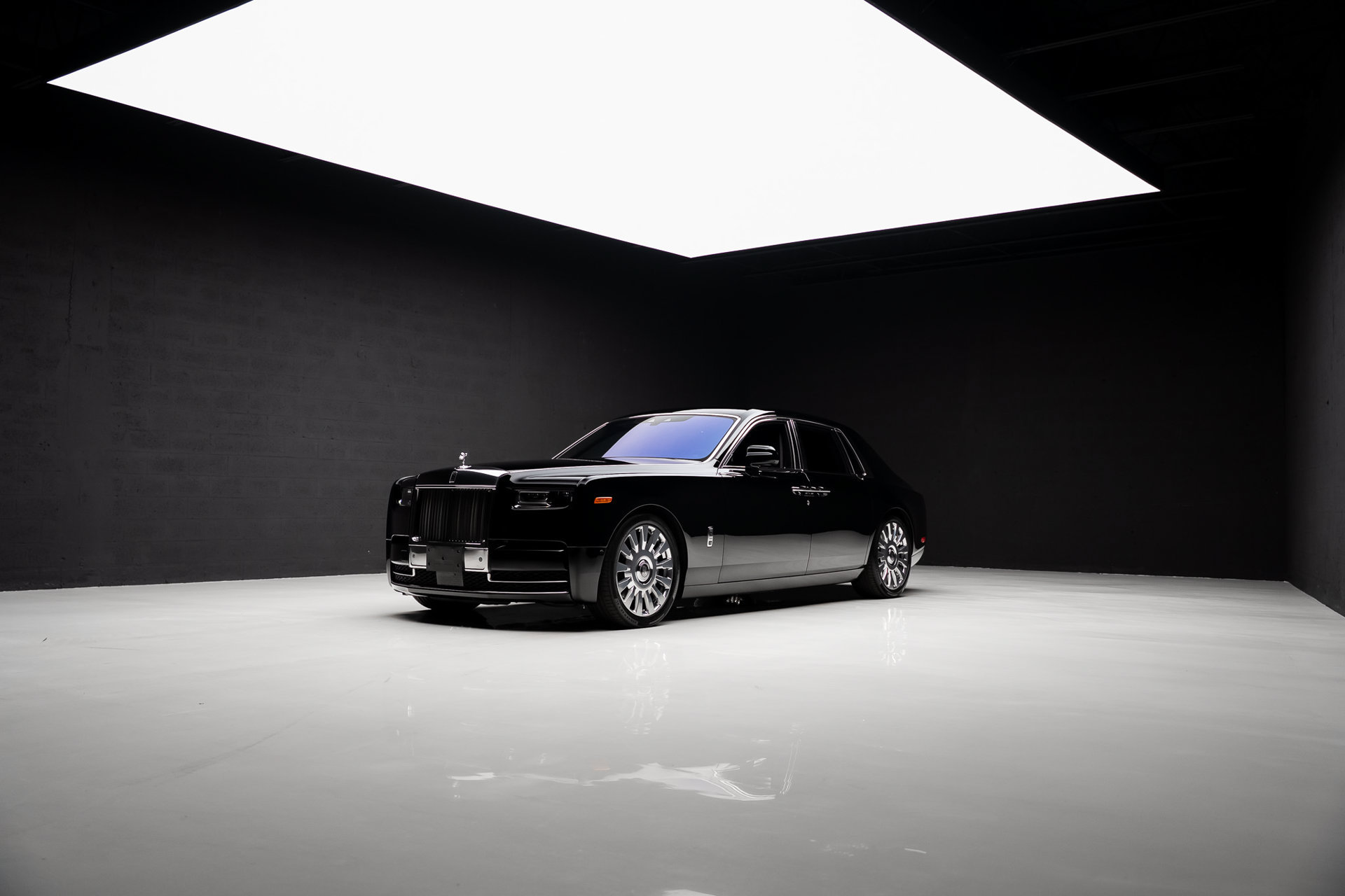 Used 2023 Rolls-Royce Phantom Sedan w/ The Phantom Package RWD image 84