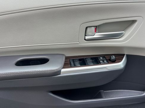 Used 2024 Toyota Sienna XLE image 11