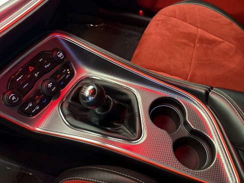 Used 2016 Dodge Challenger SRT Hellcat RWD image 22