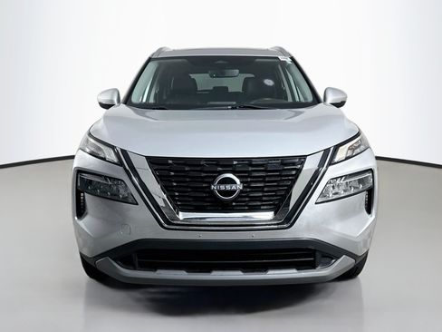 Used 2022 Nissan Rogue SV w/ SV Premium Package AWD/4WD image 2