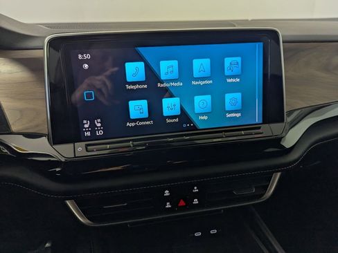 Used 2024 Volkswagen Atlas SE image 12