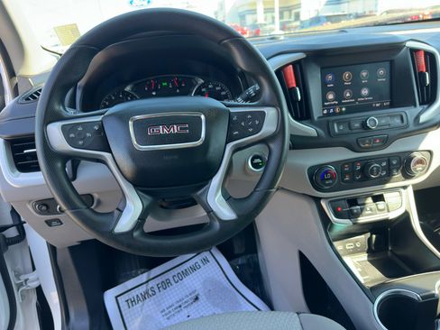 Used 2023 GMC Terrain SLE w/ Driver Convenience Package image 31