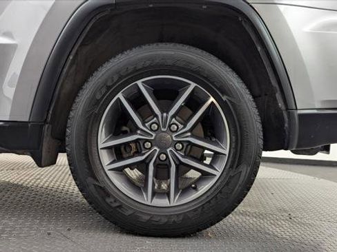 Used 2019 Jeep Grand Cherokee Limited w/ Luxury Group II image 35