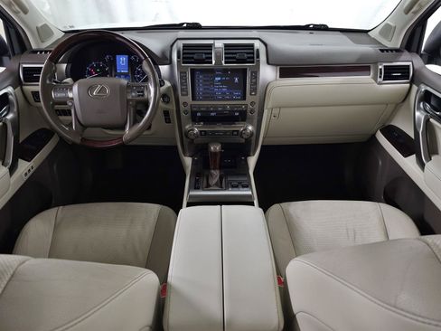 Used 2017 Lexus GX 460 Premium w/ Premium Package AWD/4WD image 11