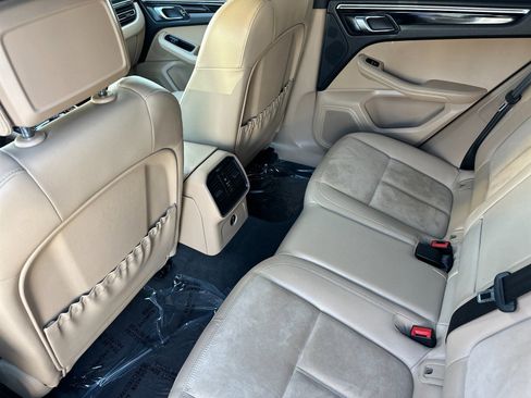 Used 2019 Porsche Macan image 12