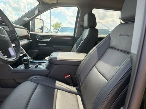 Used 2026 GMC Sierra 1500 Denali w/ Denali Reserve Package AWD/4WD image 11