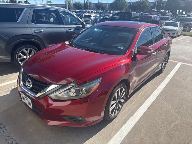 Used 2017 Nissan Altima 2.5 SL w/ 2.5 Technology Package FWD image 2