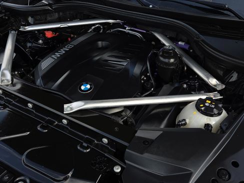 Certified 2025 BMW X5 sDrive40i w/ Executive Package image 25